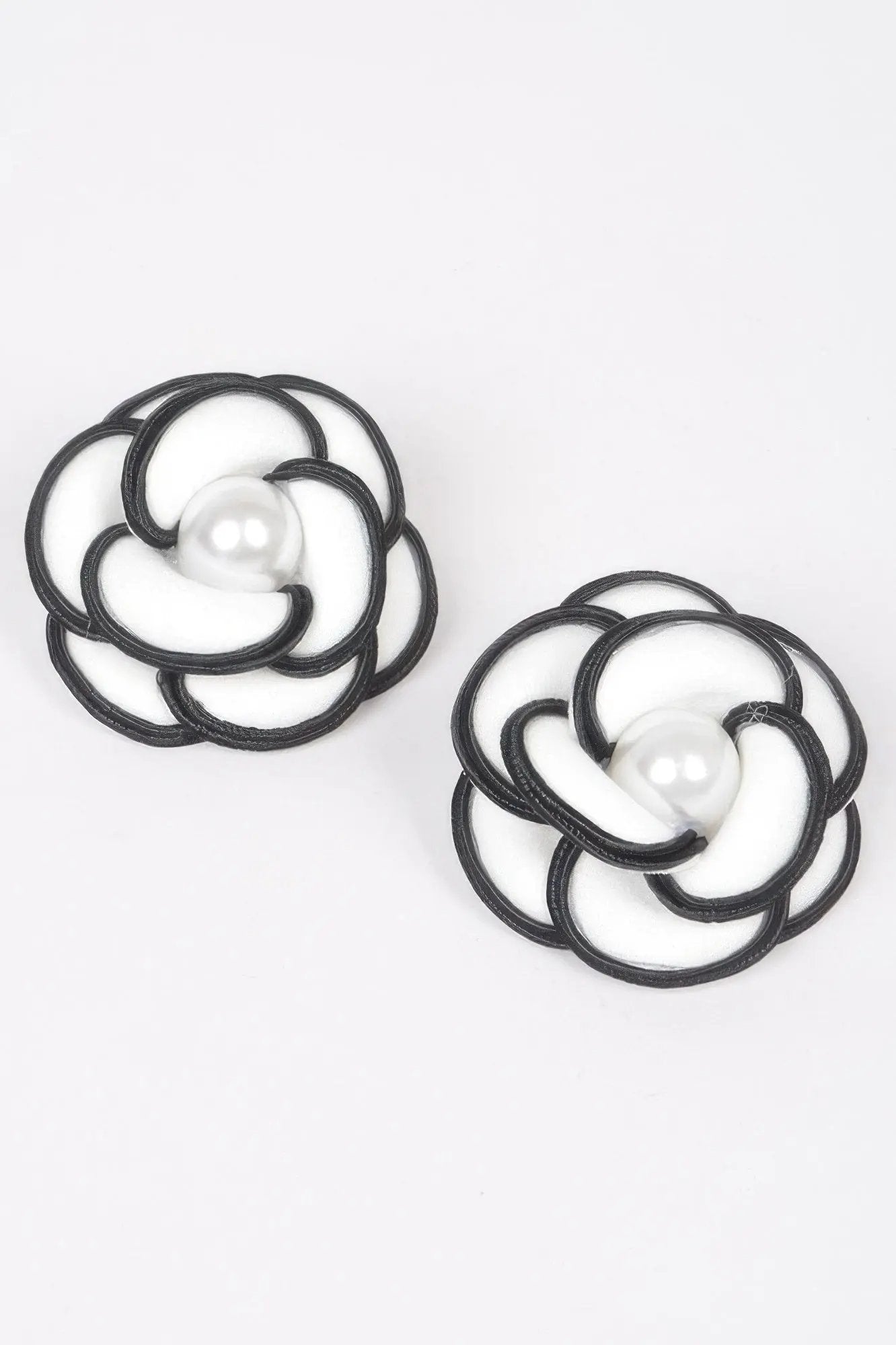 Faux Pearl Flower Stud Earring - DressAffection