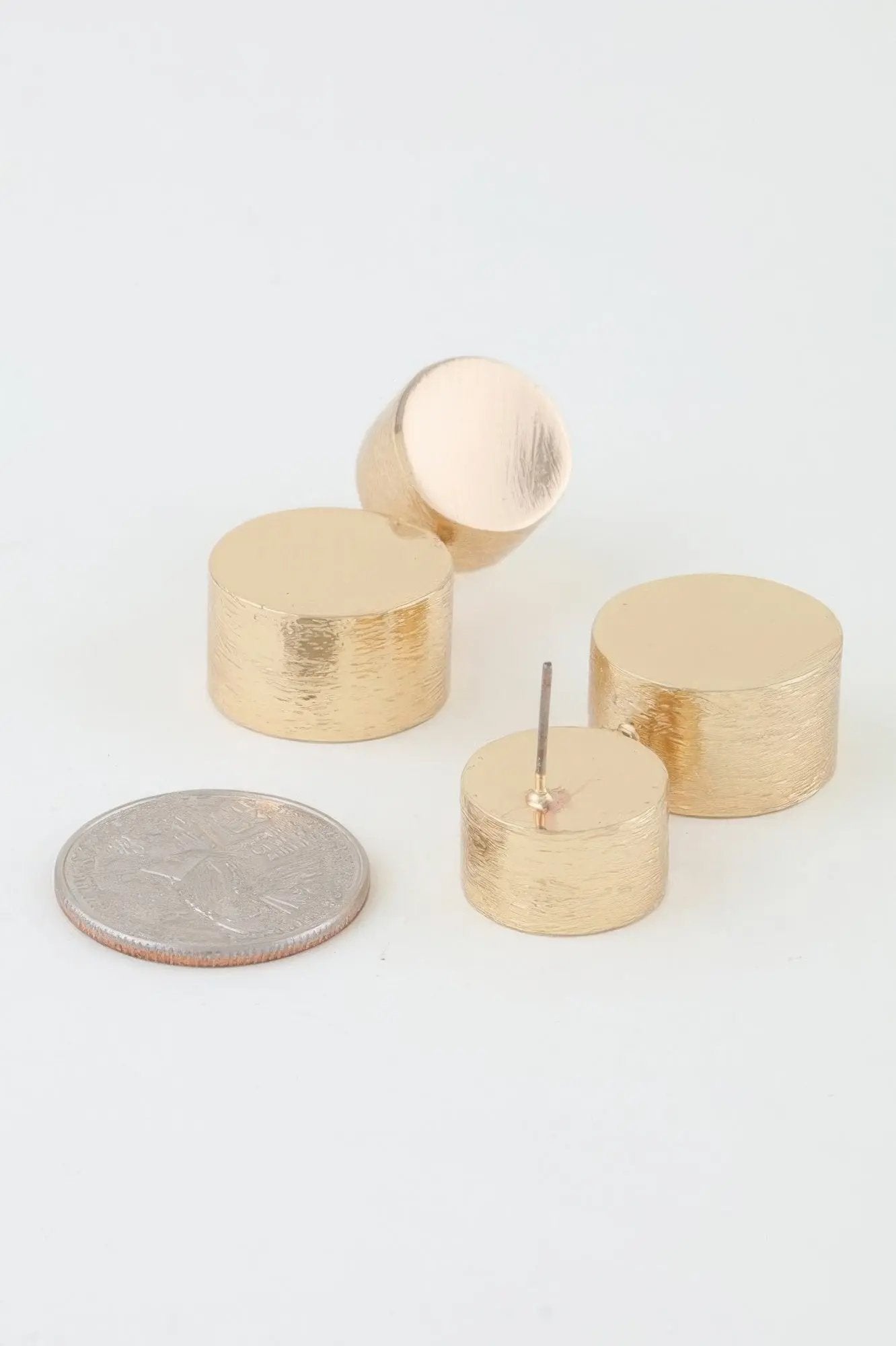 Hammered Disc Stud Earrings - DressAffection