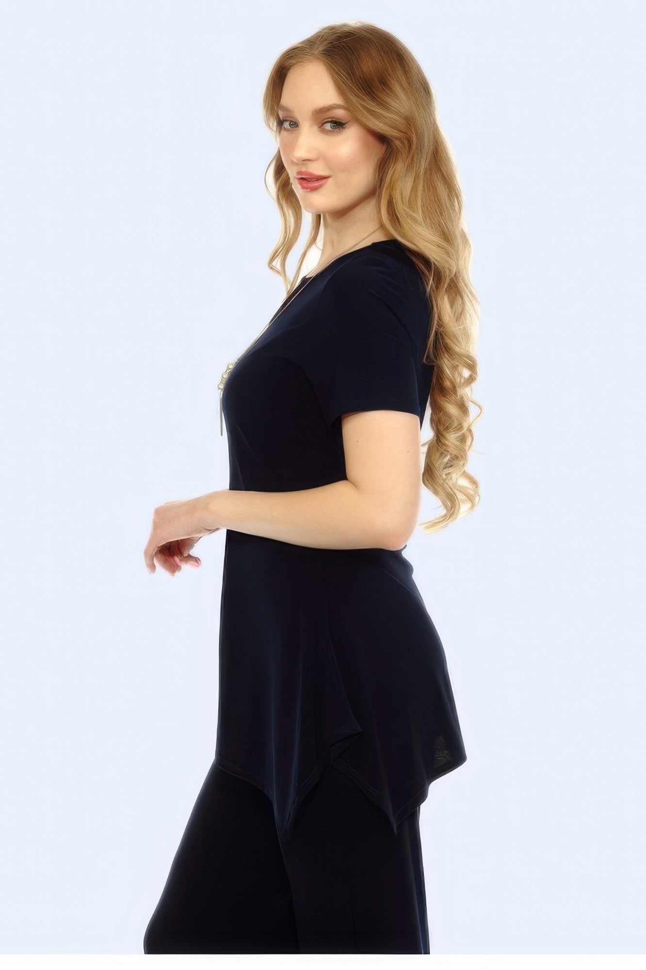 Hit Key Hole Sharkbite Hem Top - DressAffection