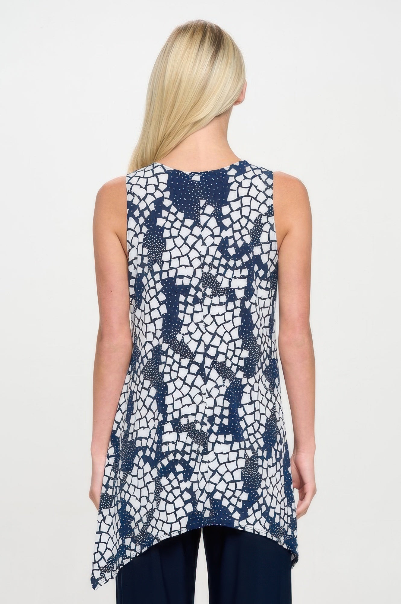 Hit Shark Bite Hem Tank - DressAffection