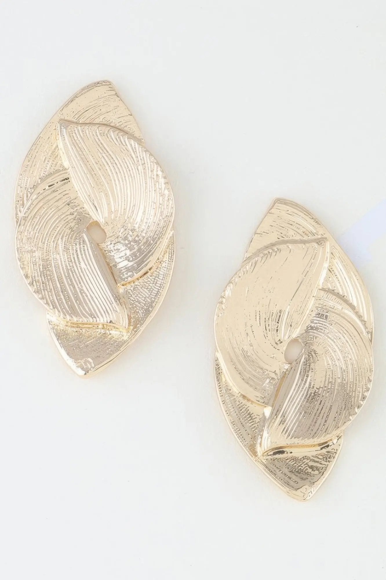 Interweaved Leaf Drop Earrings - DressAffection