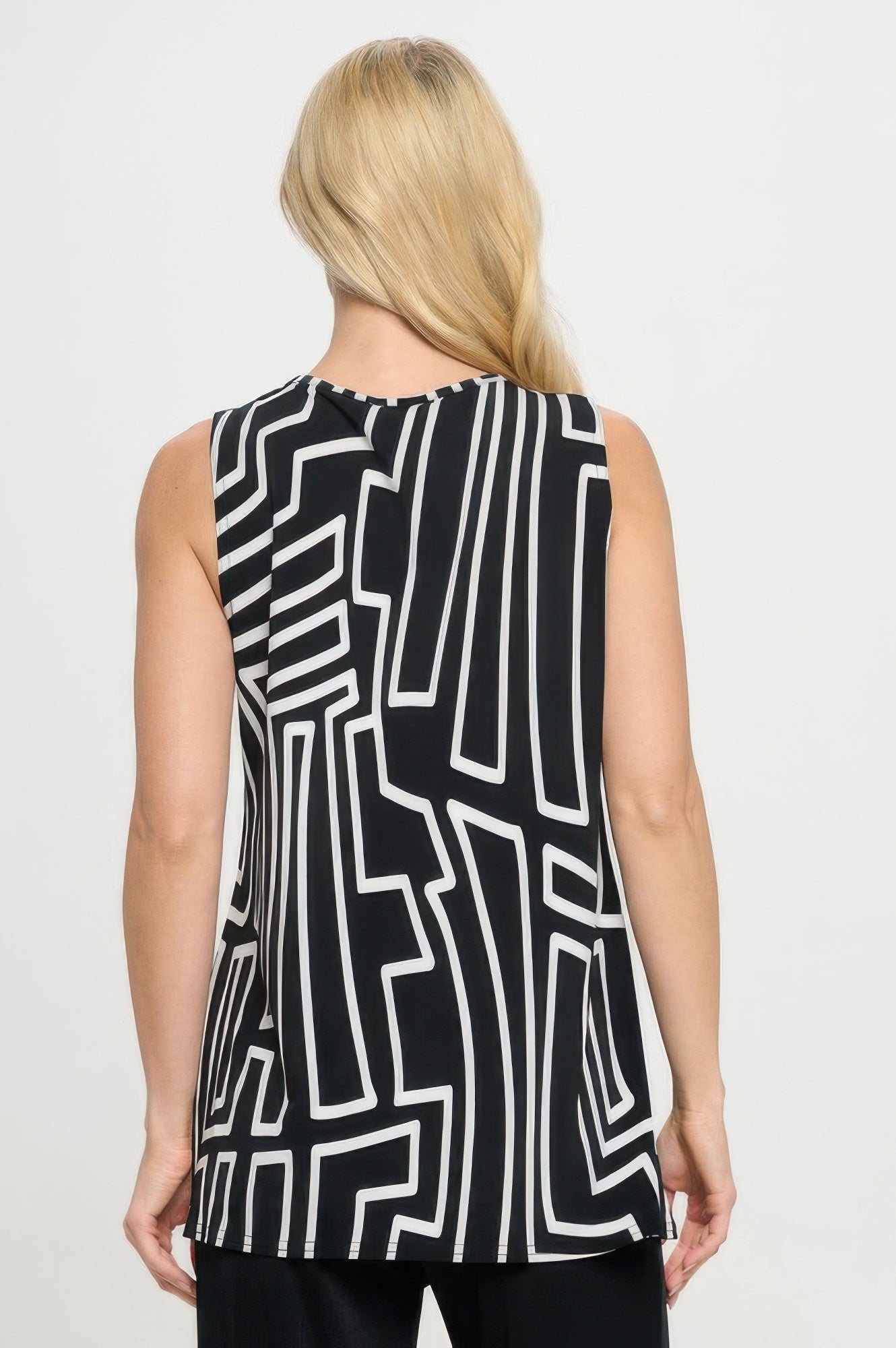 Plus Size Hit Point V-neckline Tank Top - DressAffection