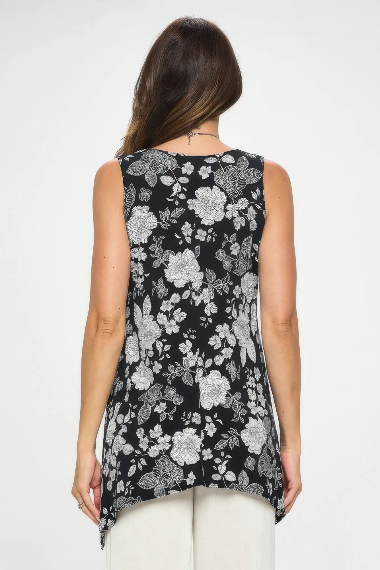 Plus Size Hit Shark Bite Hem Tank - DressAffection