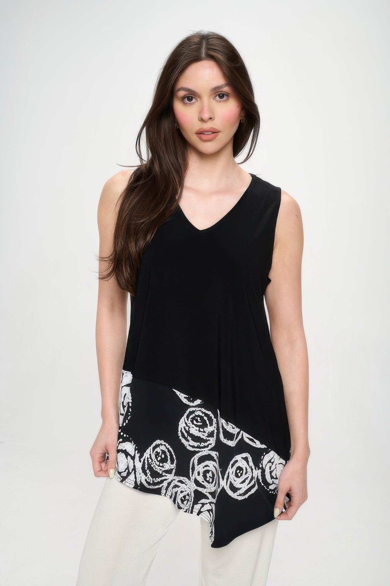 Plus Size Hit Sleeveless Contrast Top - DressAffection