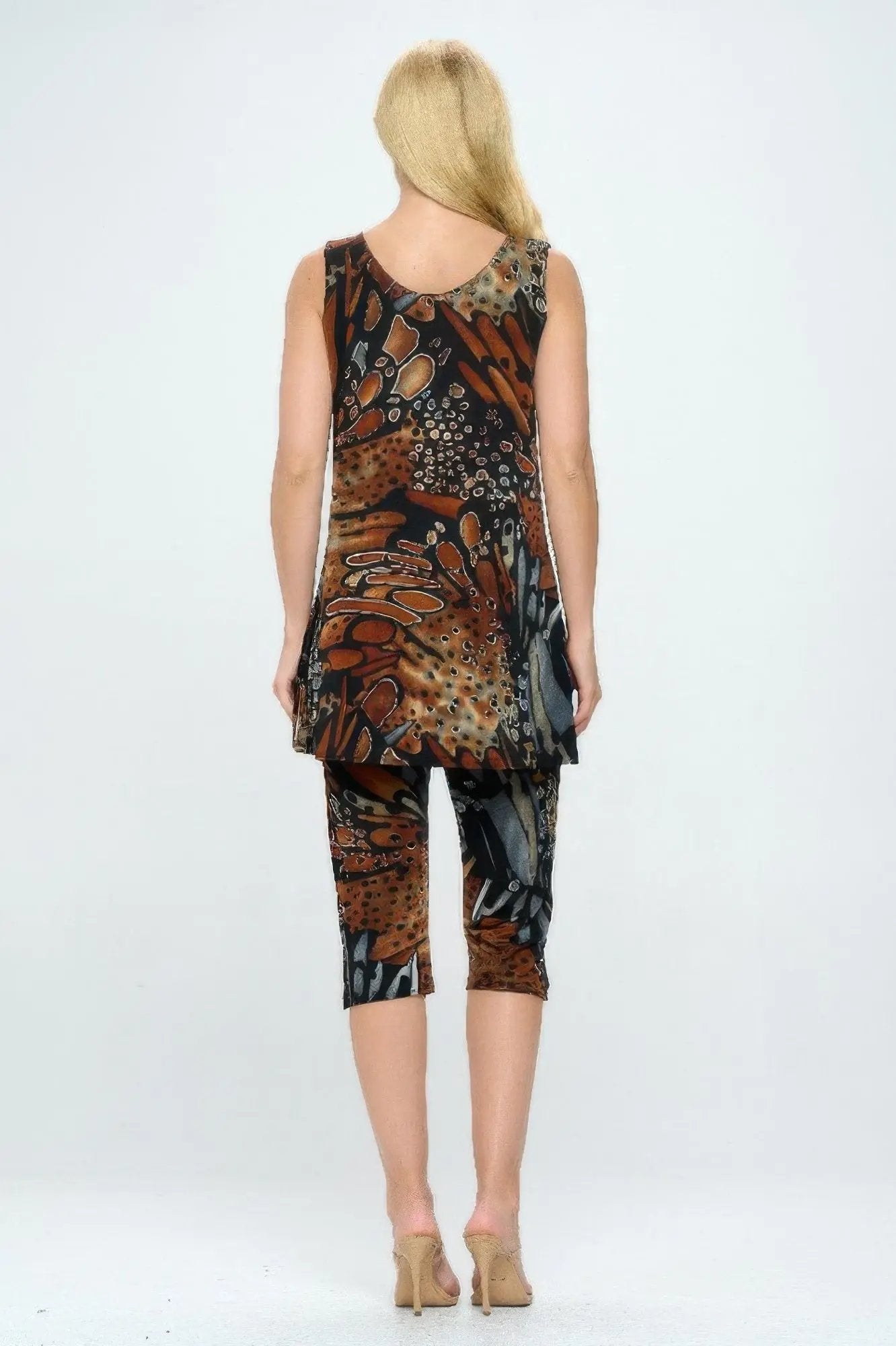 Round Neck Tank Top And Capri Pants Set - DressAffection