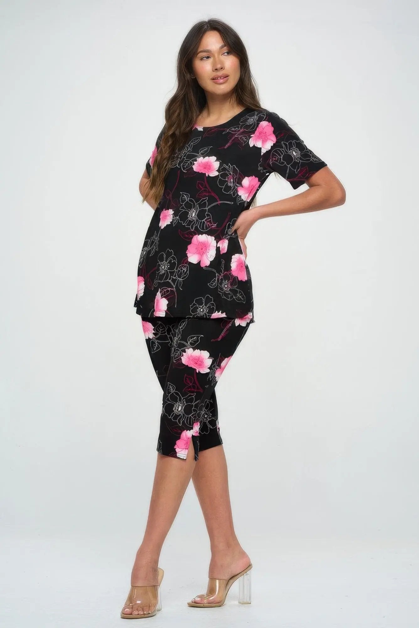 Short Sleeve Top Capri Pants Set - DressAffection