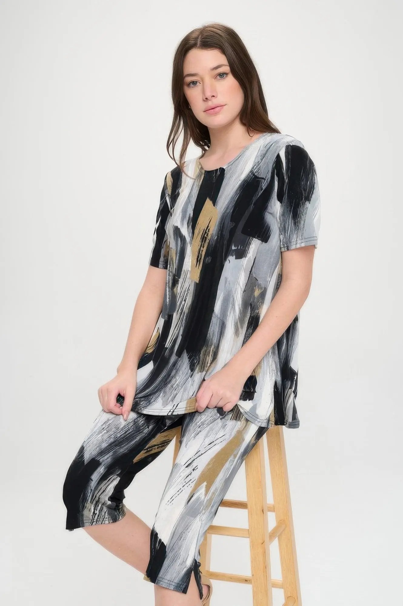 Short Sleeve Top Capri Pants Set - DressAffection