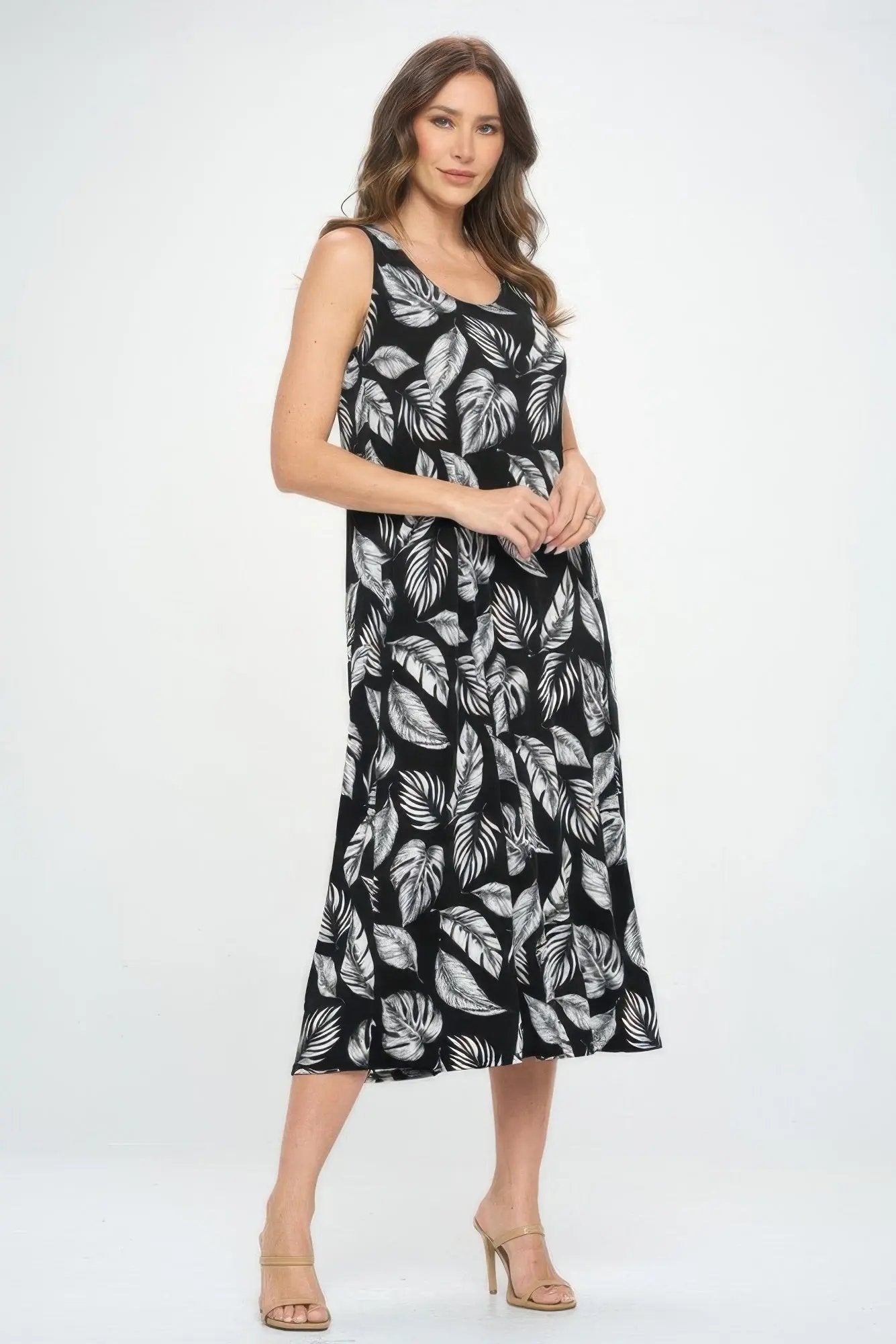 Sleeveless And Soft Round-neckline Long - DressAffection