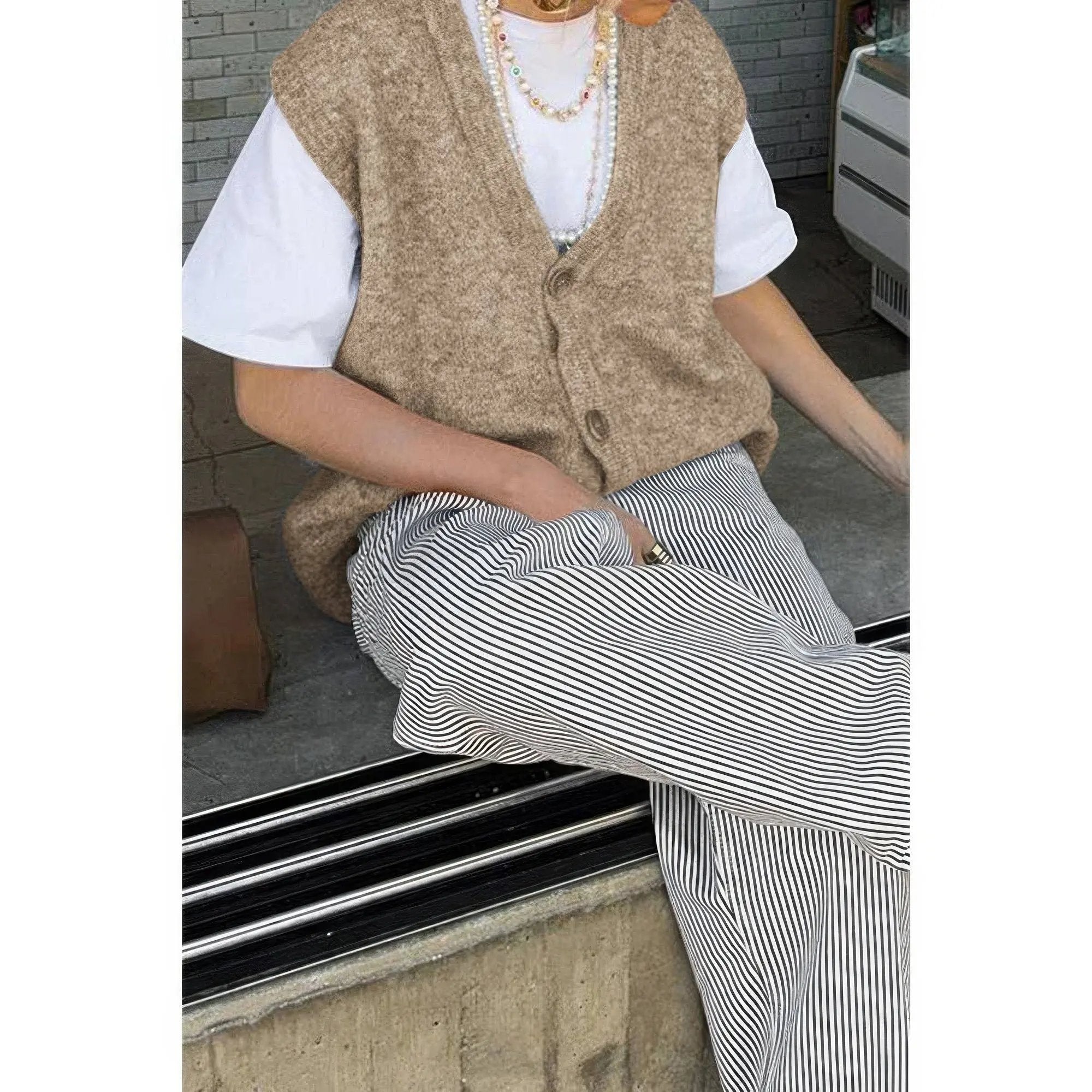 Solid V Neck Sleeveless Knitted Cardigan Vest - DressAffection