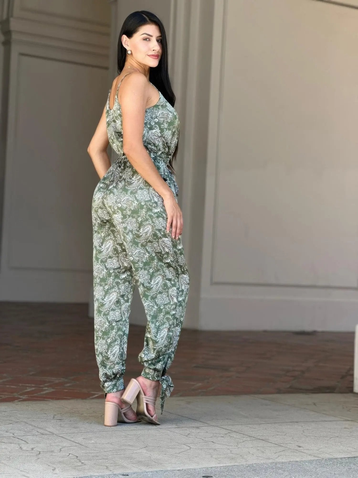V Neck Sleeveless Paisley Jumpsuit With Tie Waist - DressAffection