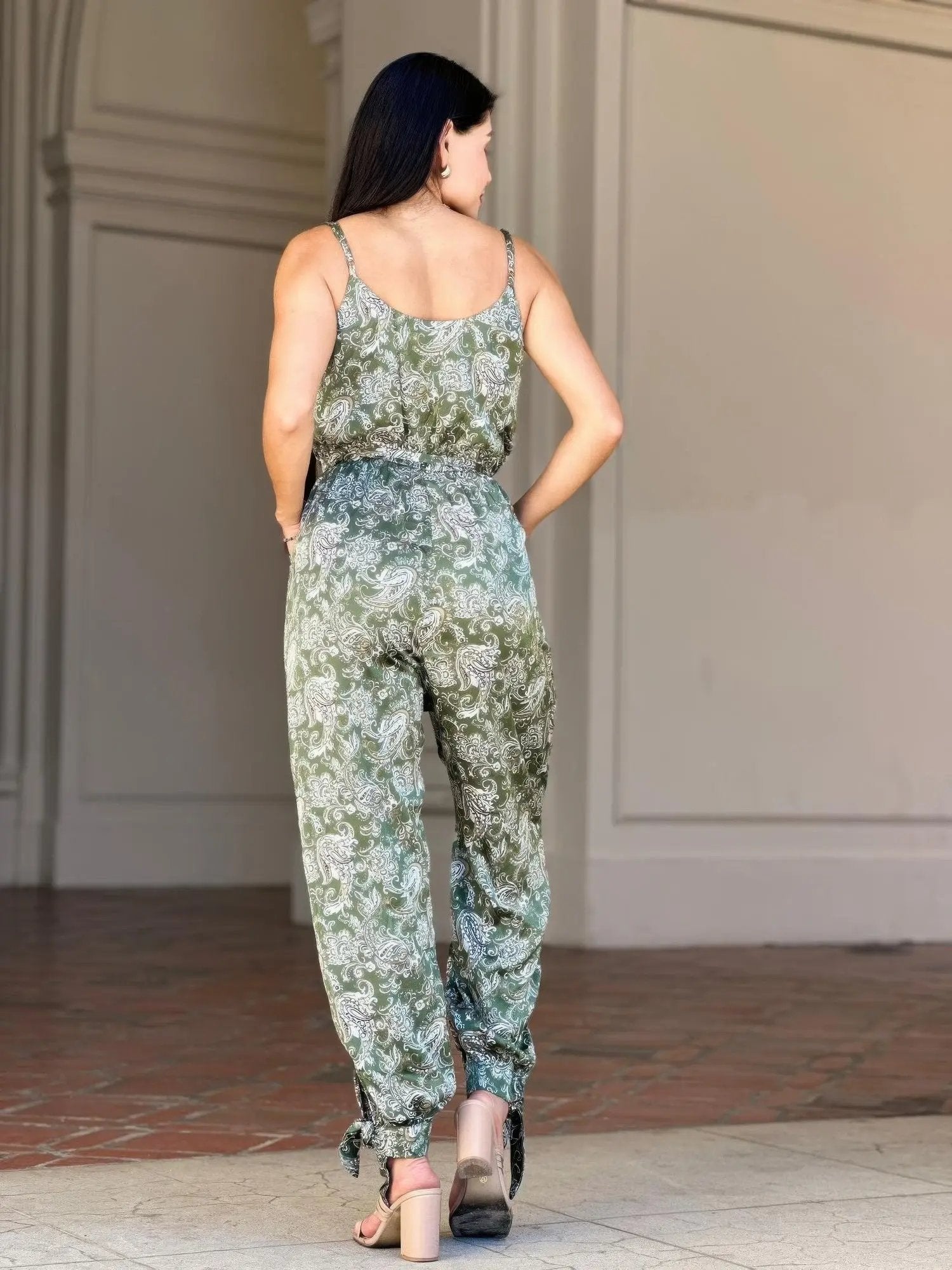 V Neck Sleeveless Paisley Jumpsuit With Tie Waist - DressAffection