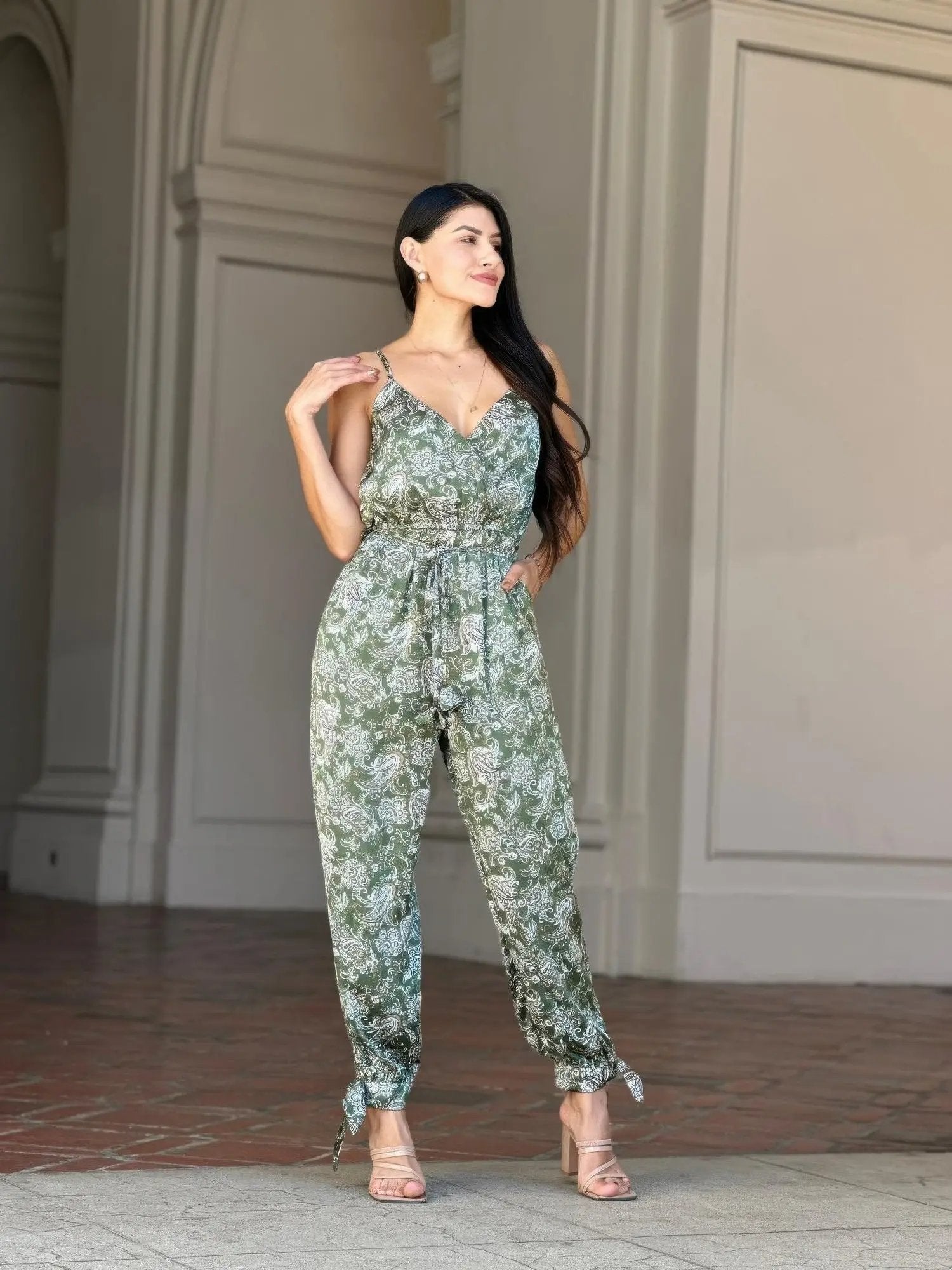V Neck Sleeveless Paisley Jumpsuit With Tie Waist - DressAffection