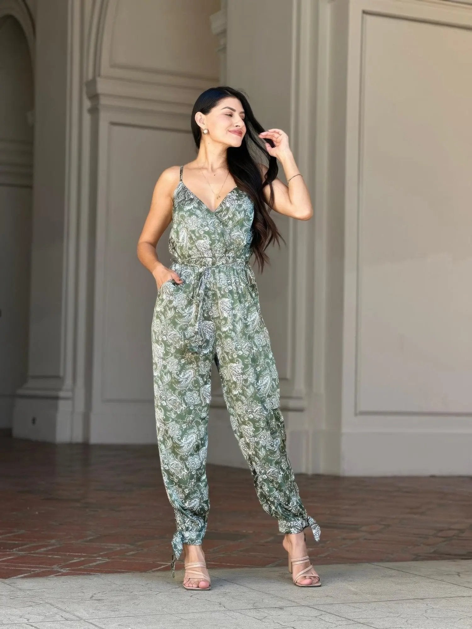V Neck Sleeveless Paisley Jumpsuit With Tie Waist - DressAffection