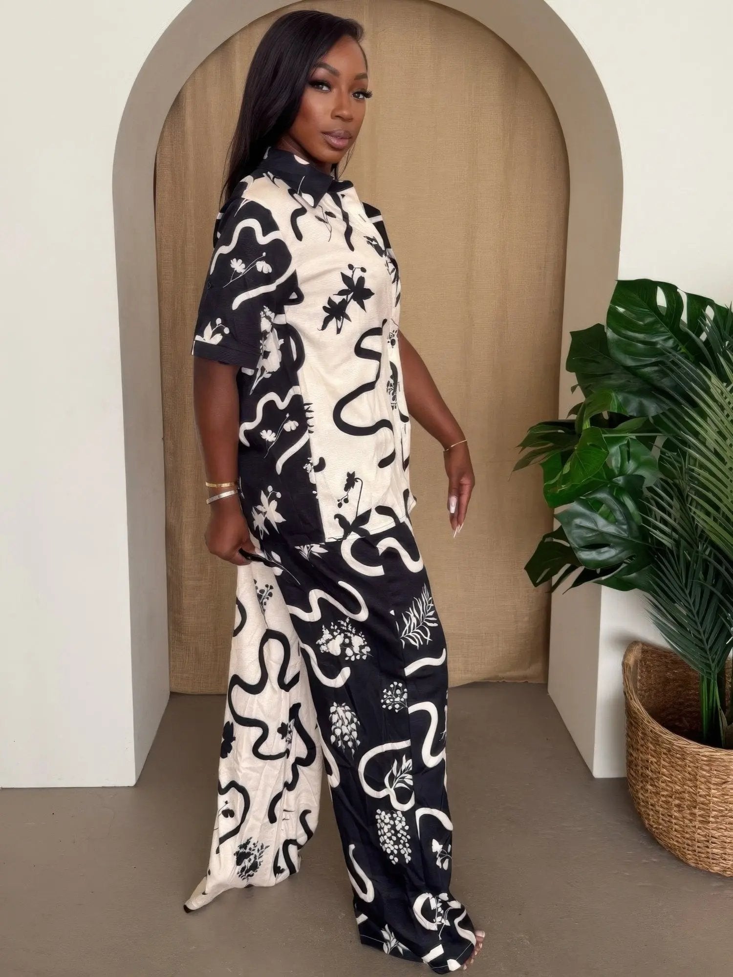 Woman's Resort Wear Pant Set - DressAffection